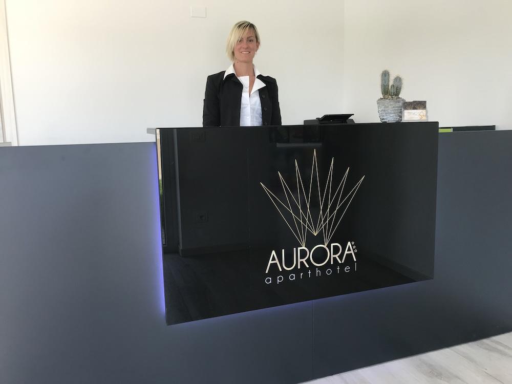 Aurora Aparthotel 佩斯基耶拉德加达 外观 照片